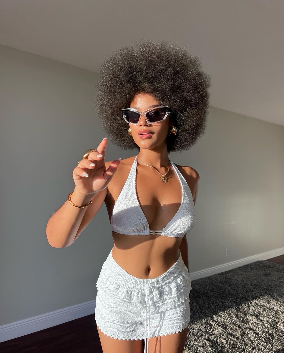 Shine_Roseman's tweet photo. Jesus Afro Princess 💞

Just Incase You Thought It Was The Make Up Or Editing, I'm Posting raw images, unfiltered &amp; unedited, God is too good ☀️ https://t.co/JYXtkjWmrC