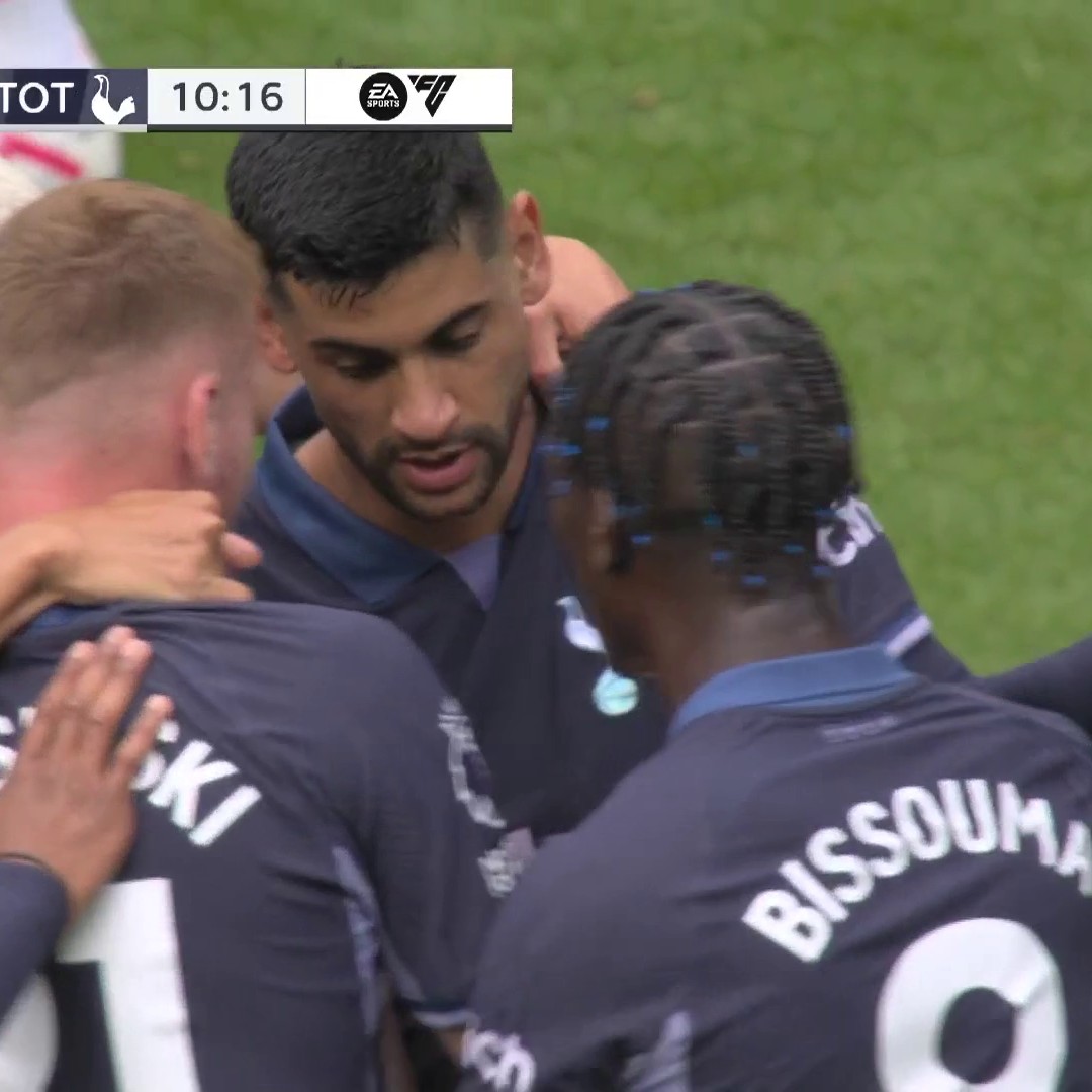 Cristian Romero heads it into the net and Spurs lead 1-0! #MyPLMorning📺: @peacock”