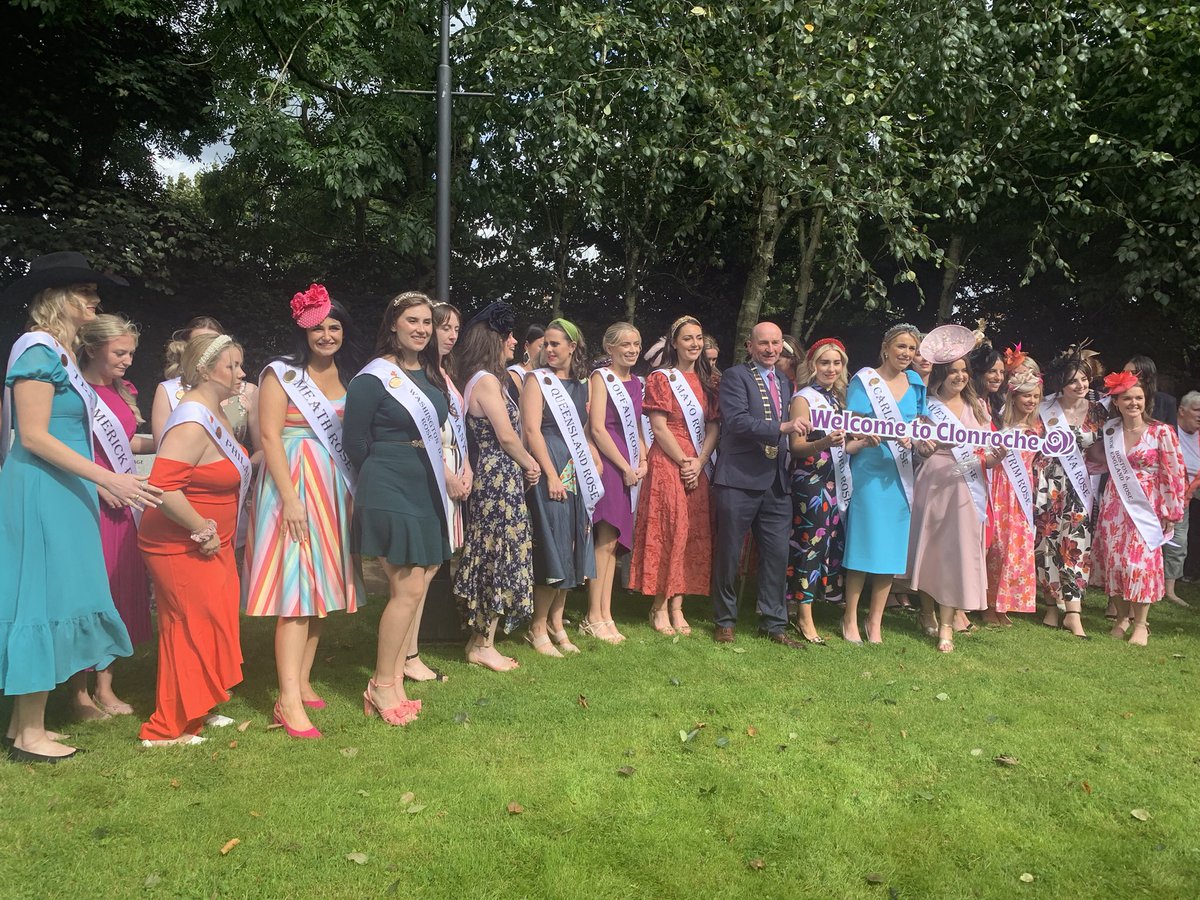 BBCDA1's tweet image. Delighted to have been in Clonroche this morning to welcome the #roses and to welcome local girl Bronagh Hogan home to the village as the wexford rose @wexfordcoco @cllrglawlor  @SouthEastRadio @rtenews @WexfordHub @Wexford_Weekly @visitwexford @JamesBrowneTD