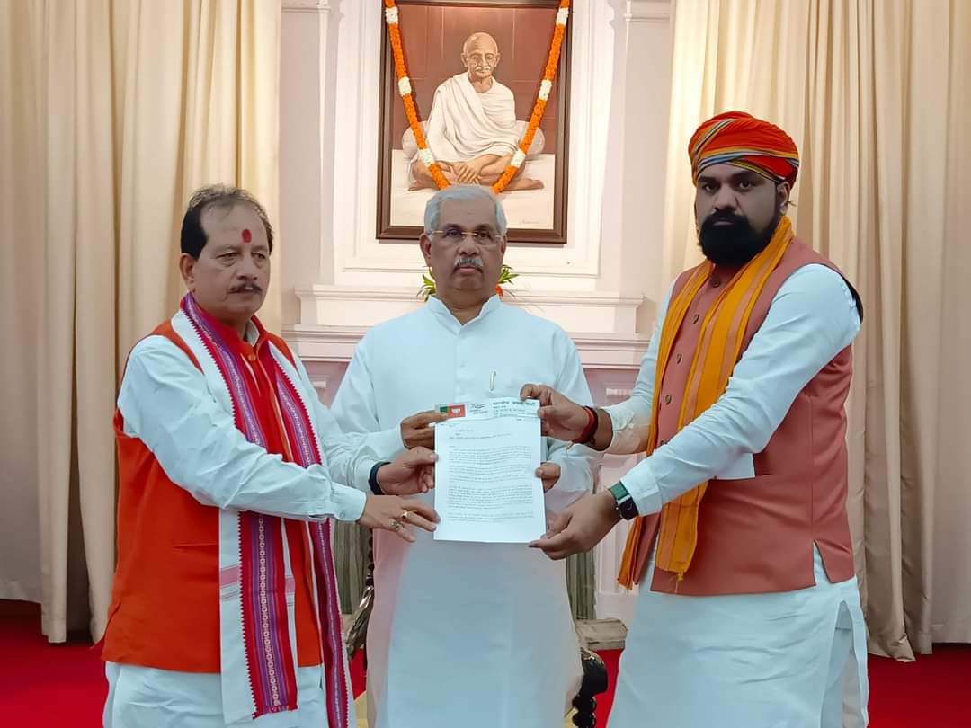 dralokranjanbjp's tweet photo. भारतीय जनता युवा मोर्चा, बिहार द्वारा चलाया गया #SignAgainstNitishGovt हस्ताक्षर अभियान के अंतर्गत महागठबंधन सरकार के बर्बरतापूर्ण लाठीचार्ज और युवाओं से वादा खिलाफी के आक्रोश में करीब 25 लाख लोगों ने हस्ताक्षर किया। https://t.co/borIt8hmmH