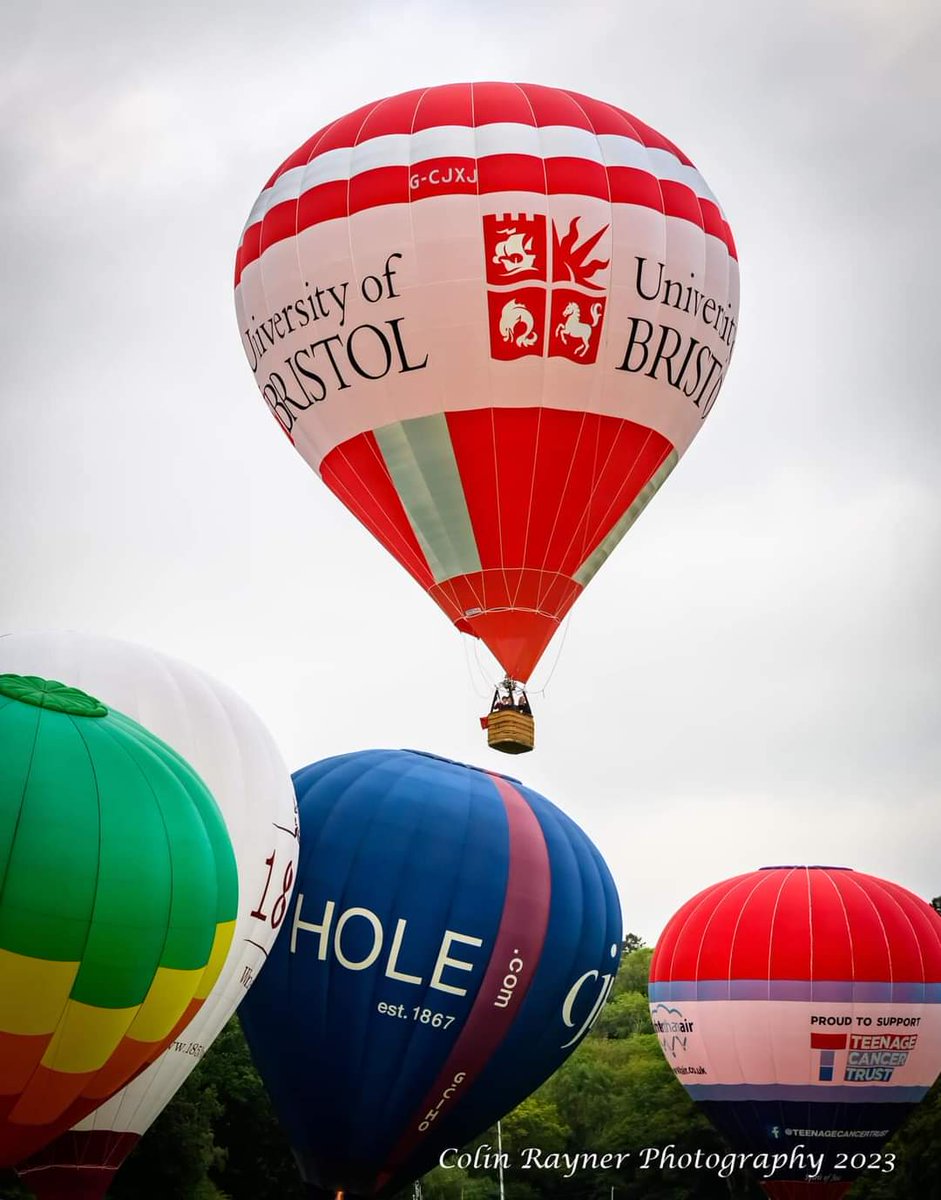 buhabs's tweet photo. 📸 Thanks to @craynerphoto for this photo of our takeoff on Friday morning at @bristolballoon 

@BristolUni @Bristol_SU #BristolBalloonFiesta https://t.co/euafPcbBEA