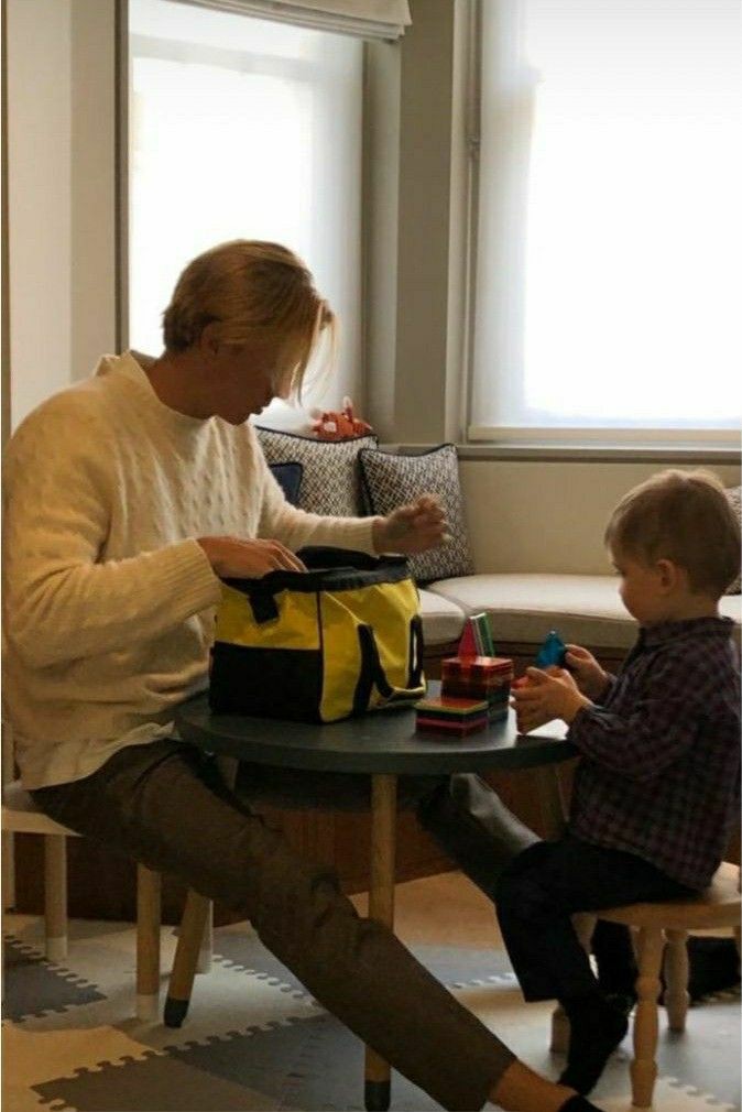 ᅟ ᅟ ᅟ 
ᅟ Happy father's day. ✨
ᅟ ᅟ ᅟ ᅟ ᅟ ᅟ