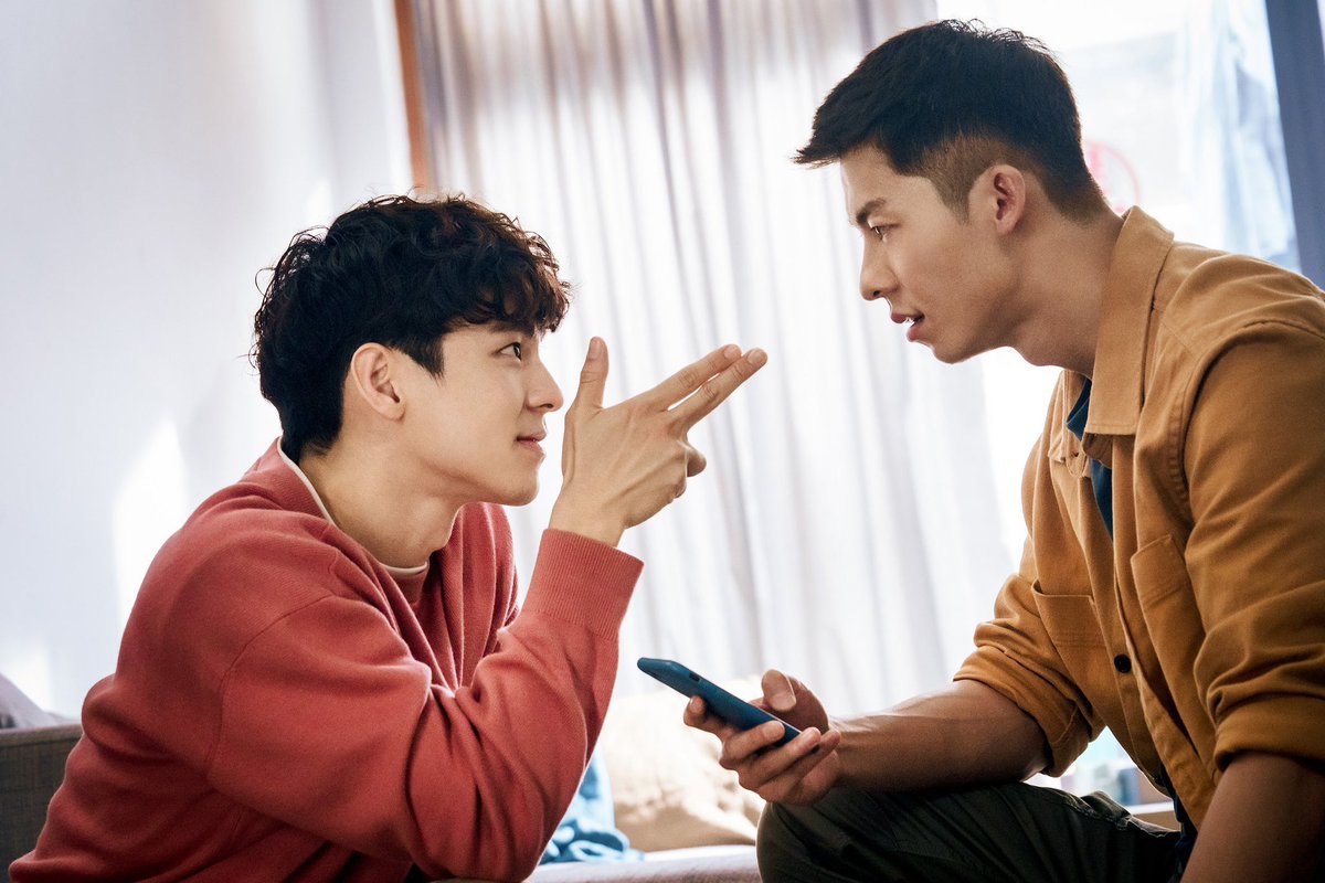 ChubbyShiro's tweet image. #แต่งงานกับผี 🇹🇼
-หนังไต้หวันชื่อน่ากลัว แต่ที่แท้ตลก สืบสวน
-ตร.หนุ่มได้ซองแดงต้องมาแต่งงานกับผีเกย์ แล้วมาเป็นบัดดี้ช่วยกันสืบหาฆาตกร
-ใส่ปมสมรสเท่าเทียม LGBTQ ชายแท้
-มีฉากหวิวเห็นก้น
-ขยันหักมุม ช็อตฟีลเก่ง
-จบซึ้ง ความรักของพ่อลูก
#MarryMyDeadBody
#JJKseries
#รีวิวNetflix