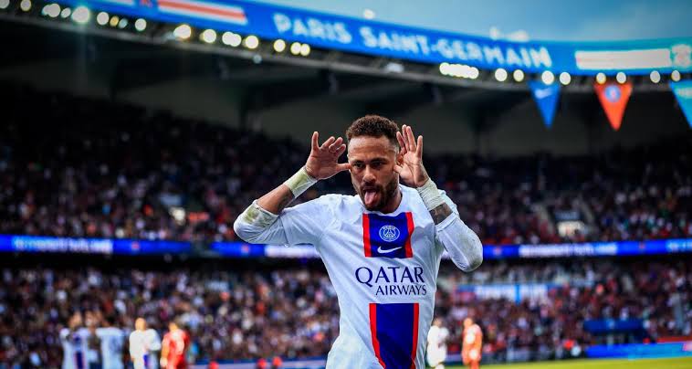 AlertesInfoot's tweet image. 🚨 FLASH ➜ Neymar à un pas d'Al Hilal

Le transfert de Neymar à Al Hilal est en passe d'être finalisé. Le Paris Saint-Germain et le club saoudien ont trouvé un accord pour un transfert de 60 millions d'euros. Le joueur est séduit par le projet saoudien et son entourage aussi.…