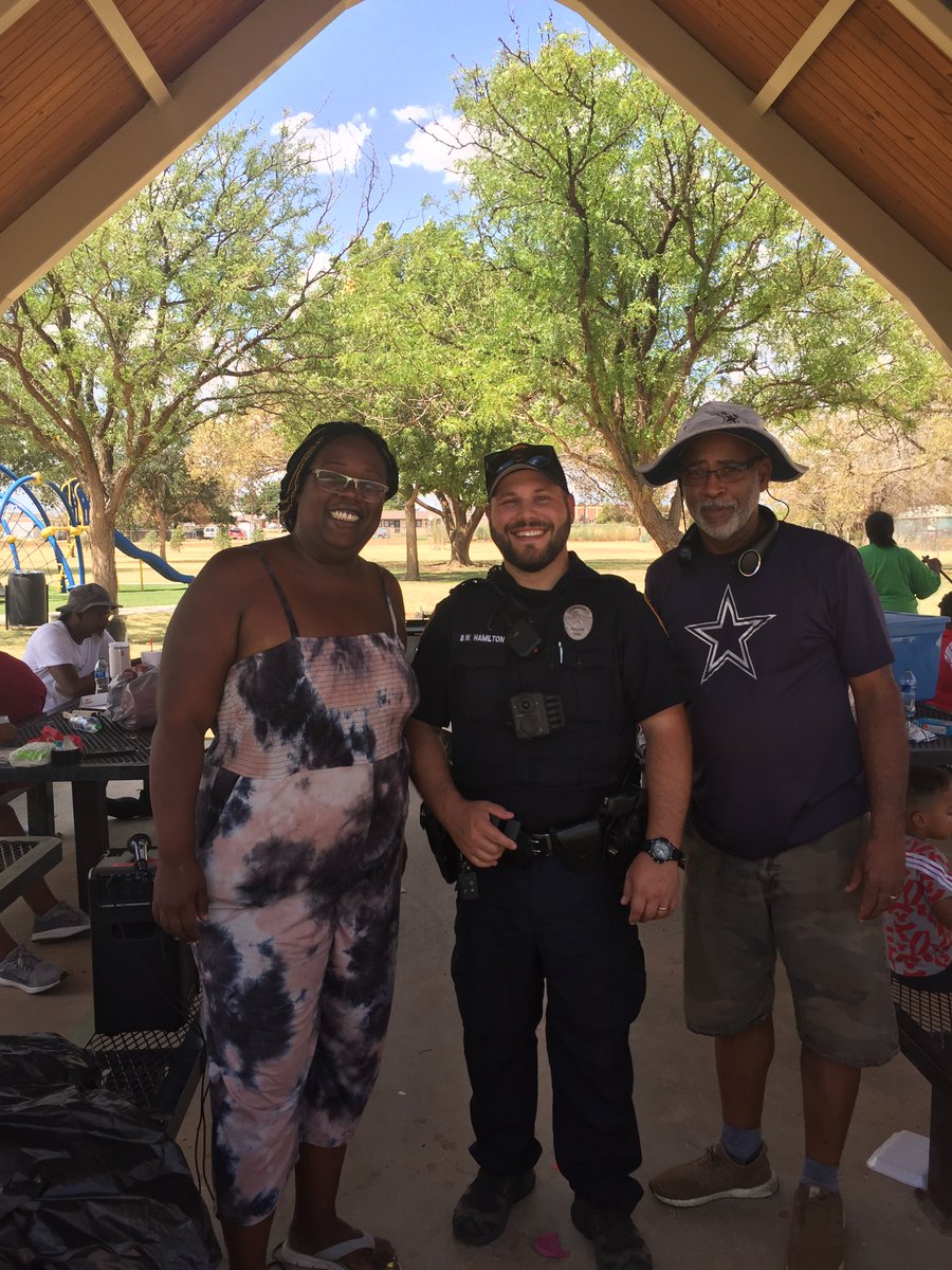LPDCEU's tweet photo. Thank you Great Faith Church for inviting us to the back-to-school meet and greet at Barbara Hinojosa Park. Wishing all returning to school the best for the new academic year.
——
#lubbock #texas #lpdceu #lpd #lubbockpolice https://t.co/xVhMqMrCAJ
