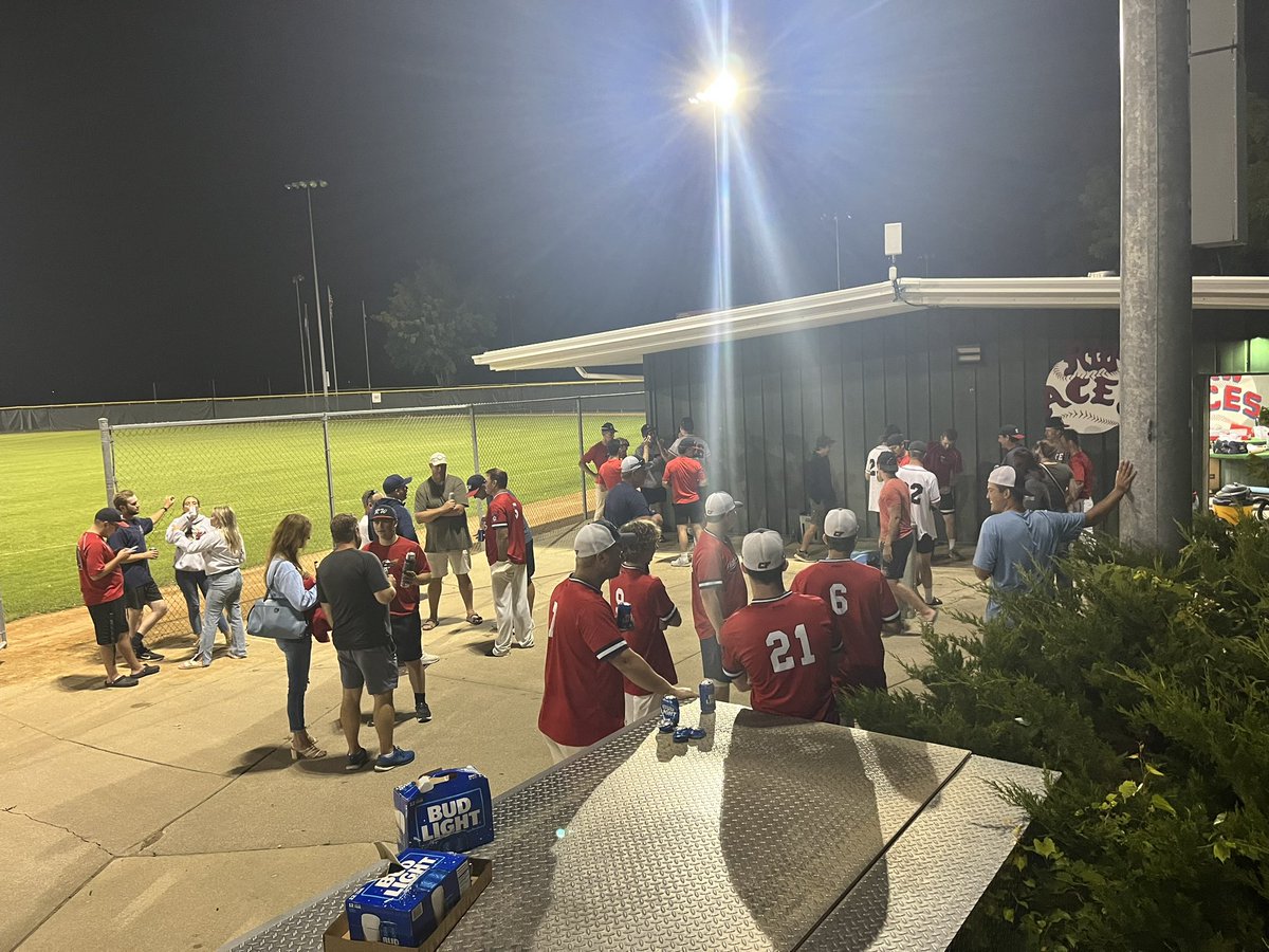 emthygesen's tweet photo. This is townball. Duel state bound celebration for @redwingaces and Cannon Falls with a few cases and 10 dominos pizzas. https://t.co/ZKnyJneKyg