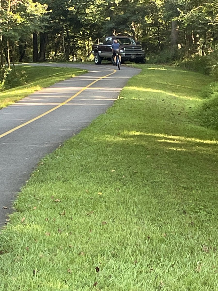 DoughRunRun's tweet image. #Raleigh #SeeClickFix Does this truck belong on the Neuse River Trail? About MM 7.75 Sunday 8/13 8:15