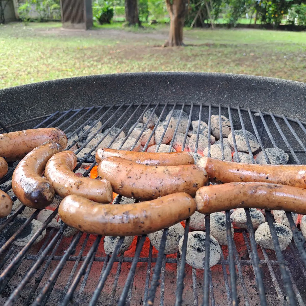 kijanishops's tweet photo. Sausages? PERAMIHO SAUSAGES, Sausages Bora tangu 1955 zinapatikana The Mart. https://t.co/40TGQSOIAE