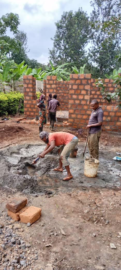 TAWREF_official's tweet photo. House number 142 on progress..
Tanzania Women Research Foundation - TAWREF through the Hands of Vine trust Uk Charity is working on house number 142 the house is built for the widower (Claudia)
Soon the family will move to a new home...
Thanks to @vinetrust for making this happen https://t.co/JLHYsofehy