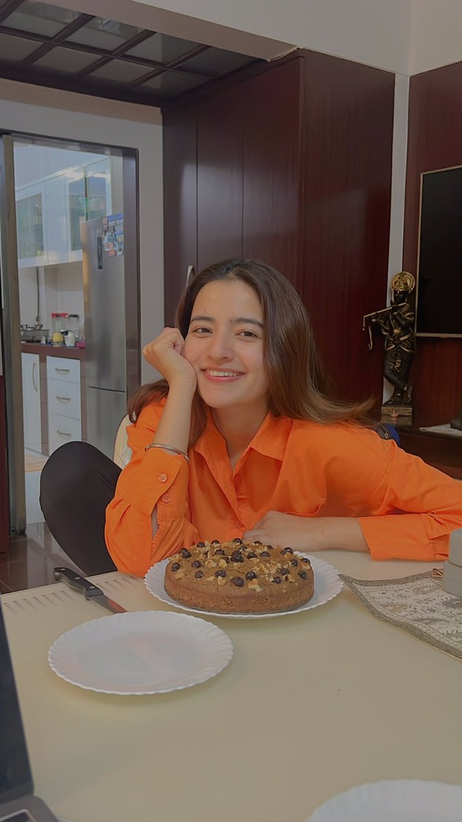 RuksharDhillon's tweet photo. Weekend plan
Bake-Eat-Repeat
#RukCanCook 👩‍🍳♥️ https://t.co/ALvDcNPfrX