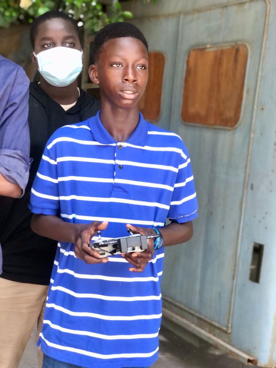 2x_xamxam's tweet image. 🚀💡 Jour 5 - Vacances technologiques : Découverte pilotage drones.
Aventures captivantes ! Rejoignez-nous au 78 425 55 13. #xamxam #vacancestechnologiques #CampTechnologique 🌐🎨🚁👾