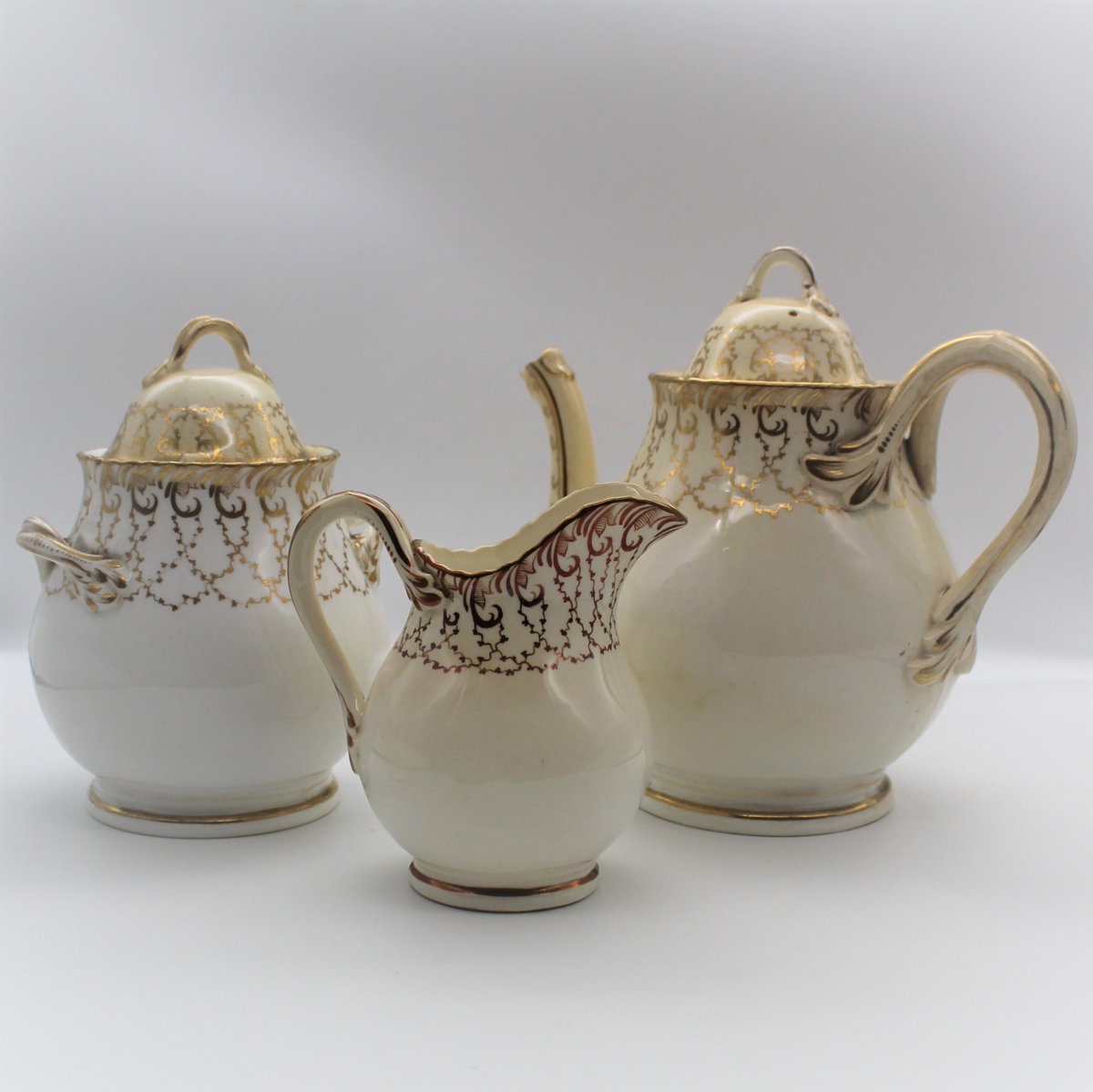 EDLC_Culture's tweet photo. It's 3pm, anyone for a cuppa?
Here's a nice little pot, jug and sugar bowl set from the Auld Kirk Museum.
#AfternoonTeaWeek #MuseumObject #Teapot https://t.co/qVC1LMUkCi