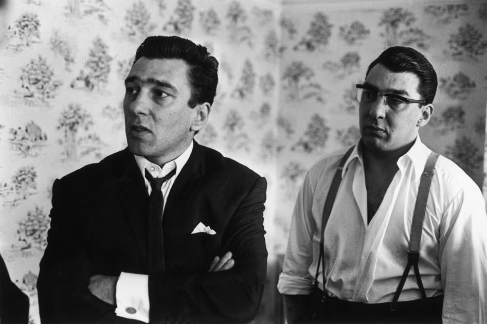 9 Things You Never Knew About The Kray Twins: mirror.co.uk/news/uk-news/9…
<a href="/DailyMirror/">The Mirror</a> #TheKraysMovie