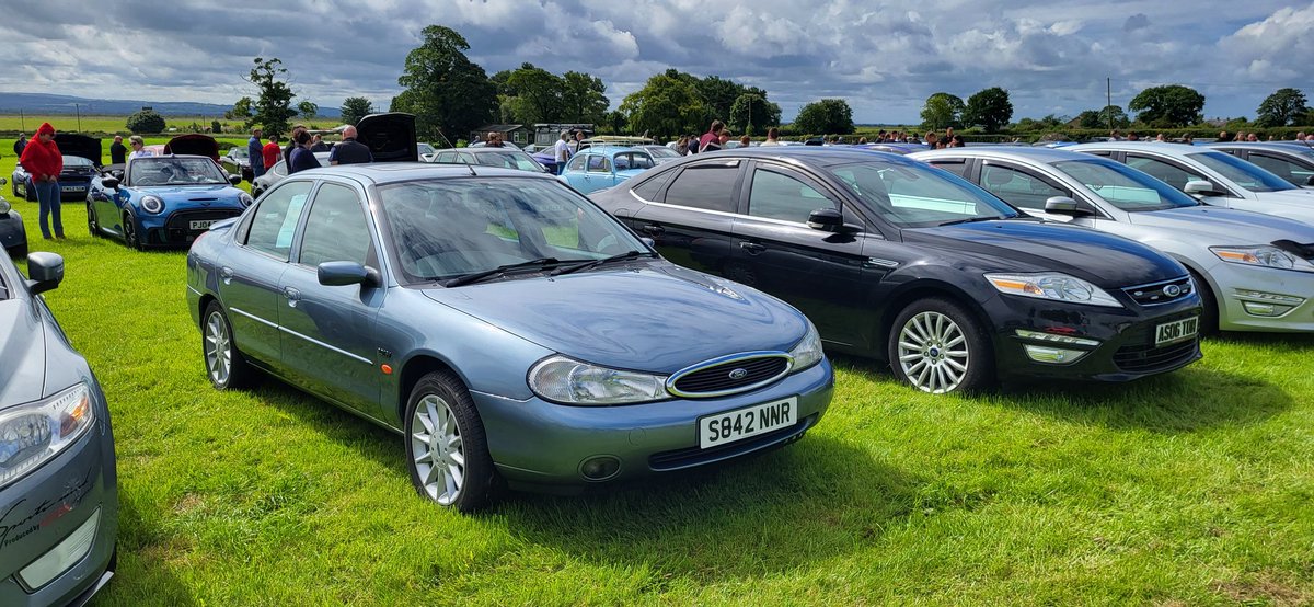 HiKennys's tweet photo. As you can see, there is a lot of "diversity" here - every other dropped VW group car had an Instagram or Facebook address sticker. 
Luckily this doesn't happen here. 

Incidentally, season nine of #HiKCoTY will hopefully be happening in November. 
#Longridge #3Pin https://t.co/mNgwgHD8cf