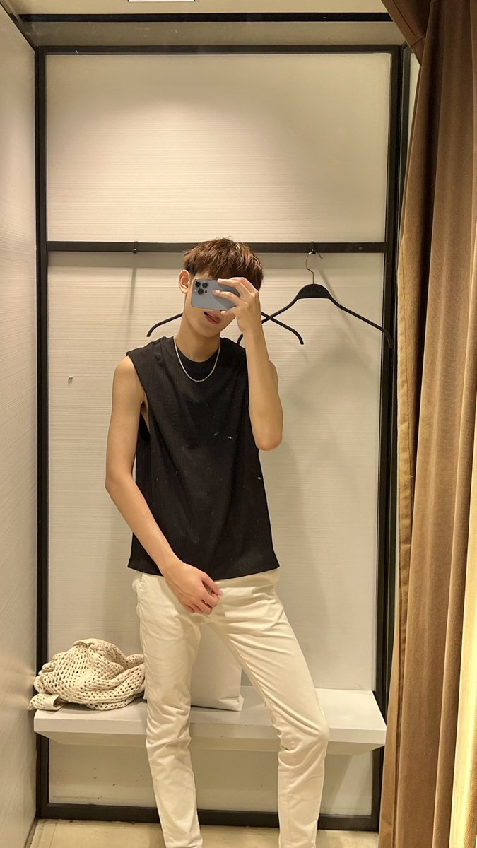183UniStudent's tweet photo. 好想行渣男, fk boi 風
但係沒有大肌肌💪🏻
唔係幾好睇☹️

着背心好鬼爽🤤 https://t.co/FoGAPEV20A