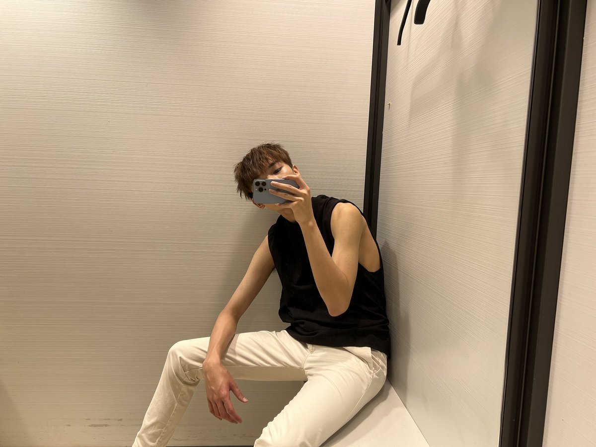 183UniStudent's tweet photo. 好想行渣男, fk boi 風
但係沒有大肌肌💪🏻
唔係幾好睇☹️

着背心好鬼爽🤤 https://t.co/FoGAPEV20A