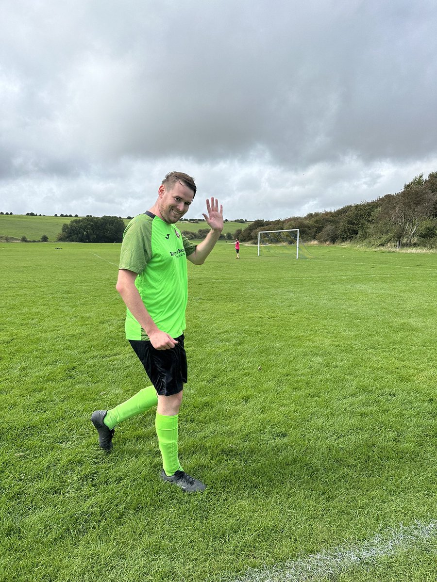 OfficialHFBFC's tweet photo. A quick update:
It’s 2-2 here.
And this man just scored a worldy.
Then subbed himself off.
Wowza https://t.co/L8ua3Br3ti