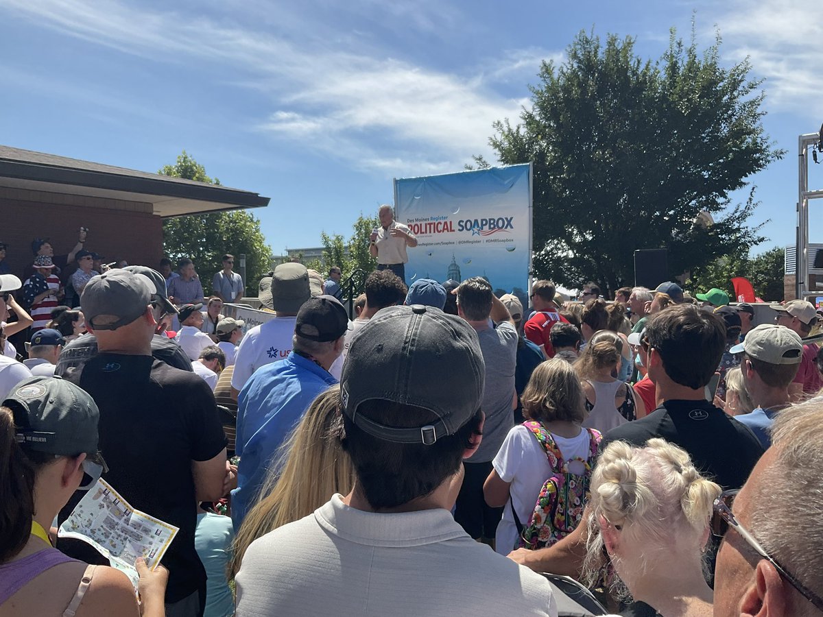 TannersDad's tweet photo. Do you think @JoeBiden will ever see an excited positive supportive crowd like this ever again? ThankYou @IowaStateFair hosting @RobertKennedyJr Political Soapbox #RFK #RFKjr @TheDemocrats #Bobby is a winner! #Winning @DMRegister #DMRSoapbox On #Iowa Proudly sharing Truth USA ๐บ๐ธ https://t.co/IOmEC0yd86