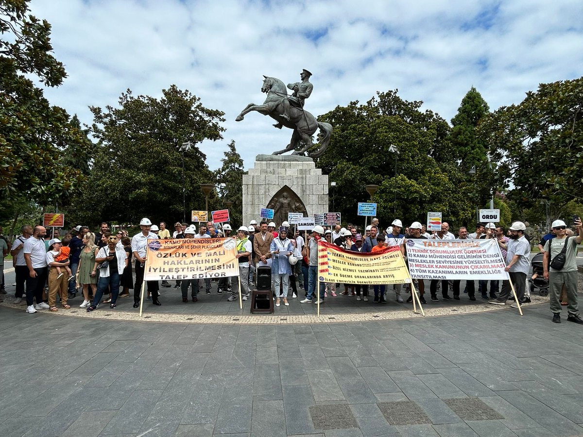 ynssoy's tweet photo. Kamu mühendisleri olarak 8 ilde eş zamanlı yapmış olduğumuz basın açıklamasında yeterli olmasa da toplu sözleşme masasında talep edilen bütün maddelerin kabul edilmesini istiyoruz. 
#KamuMuhendisiTekSes https://t.co/6qNroHx3bP