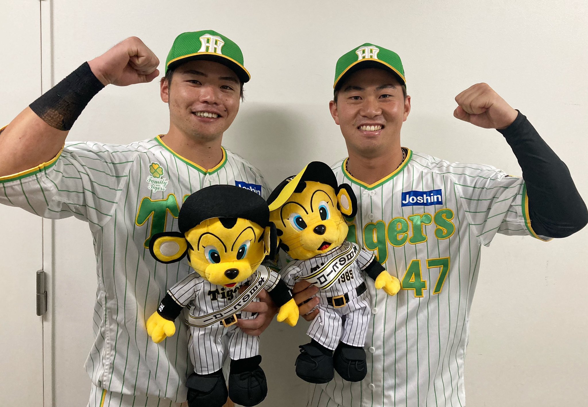 【値下げ】阪神タイガース 小野寺暖選手Family with Tigers(L) HappyBirthday ／ 本日3月17日は、#小野寺暖 選手の26歳のお誕生