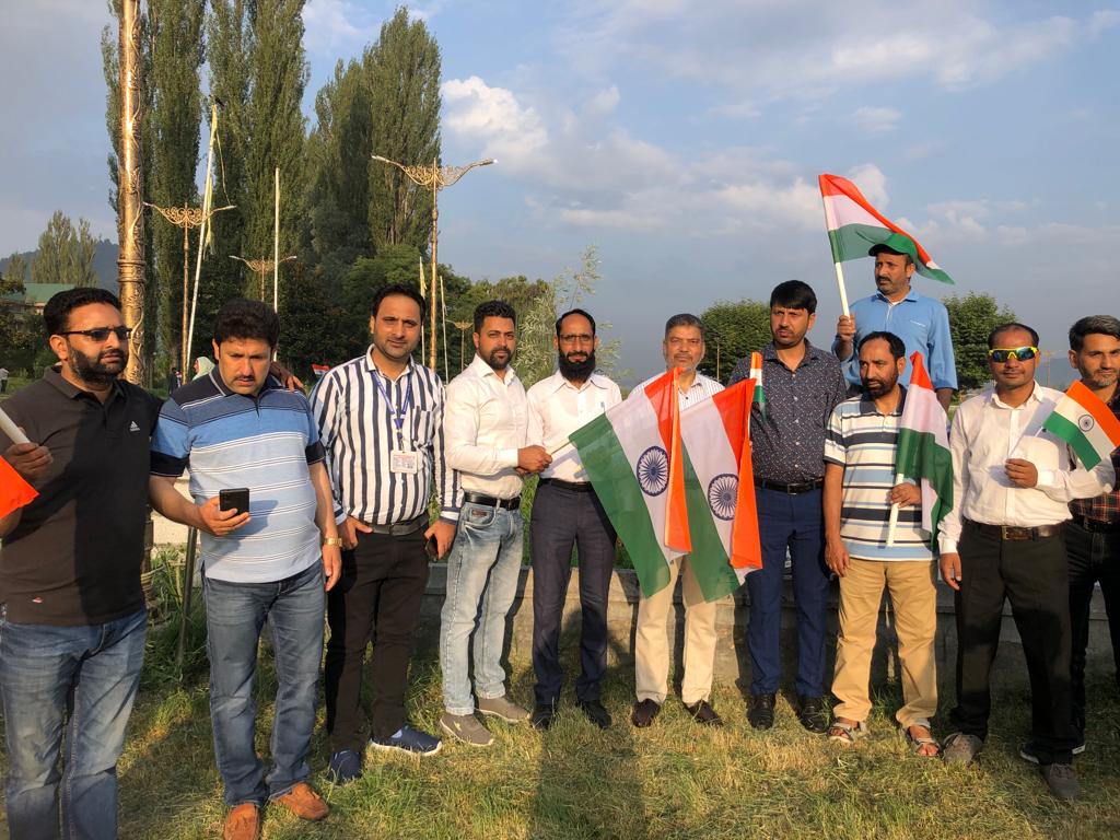 MMpathan87's tweet photo. JKRETTF leaders participated in Tiranga rally led by honourable LG Manoj Sinha at SKICC Srinagar. https://t.co/R0nM9oLbAy