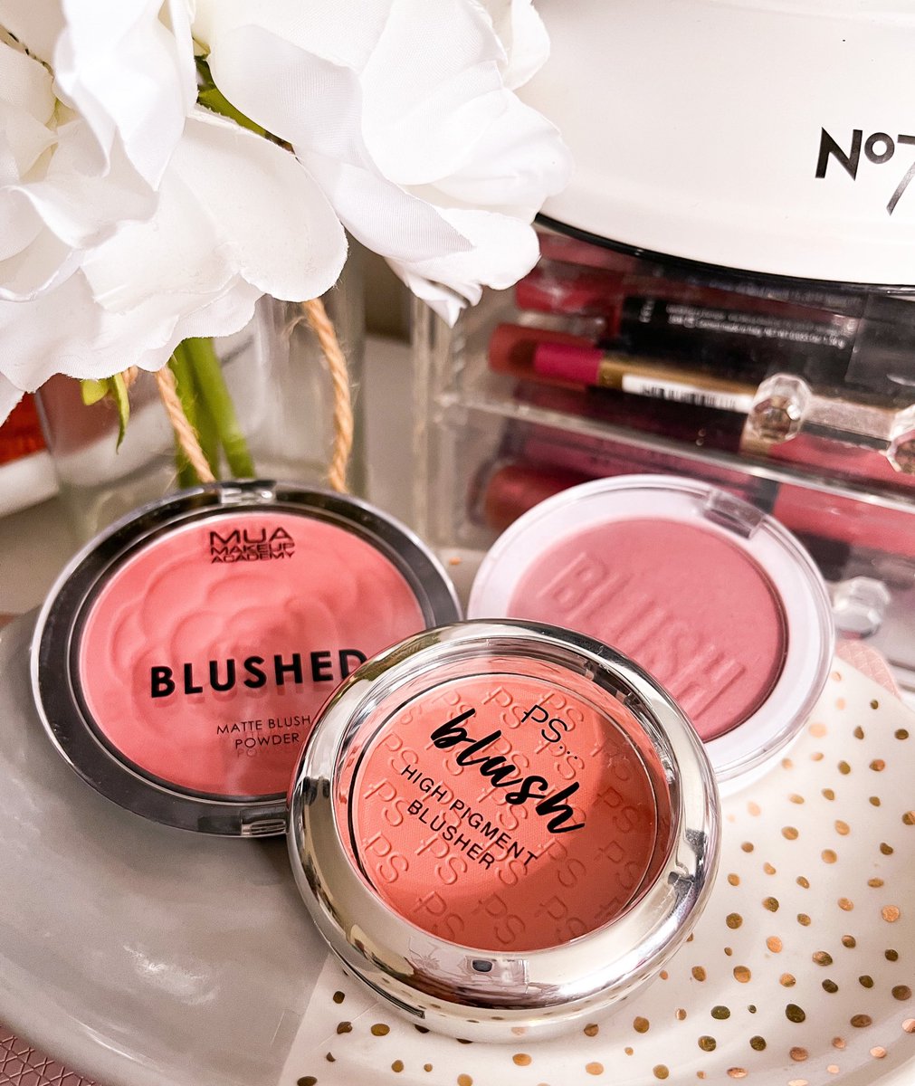 aaliyahmxo's tweet image. New Post💕

Top 3 Under £5: Powder Blush!

beautyobsesseduk.com/2023/08/top-3-…
#bloggerstribe #bloggerloveshare @sincerelyessie