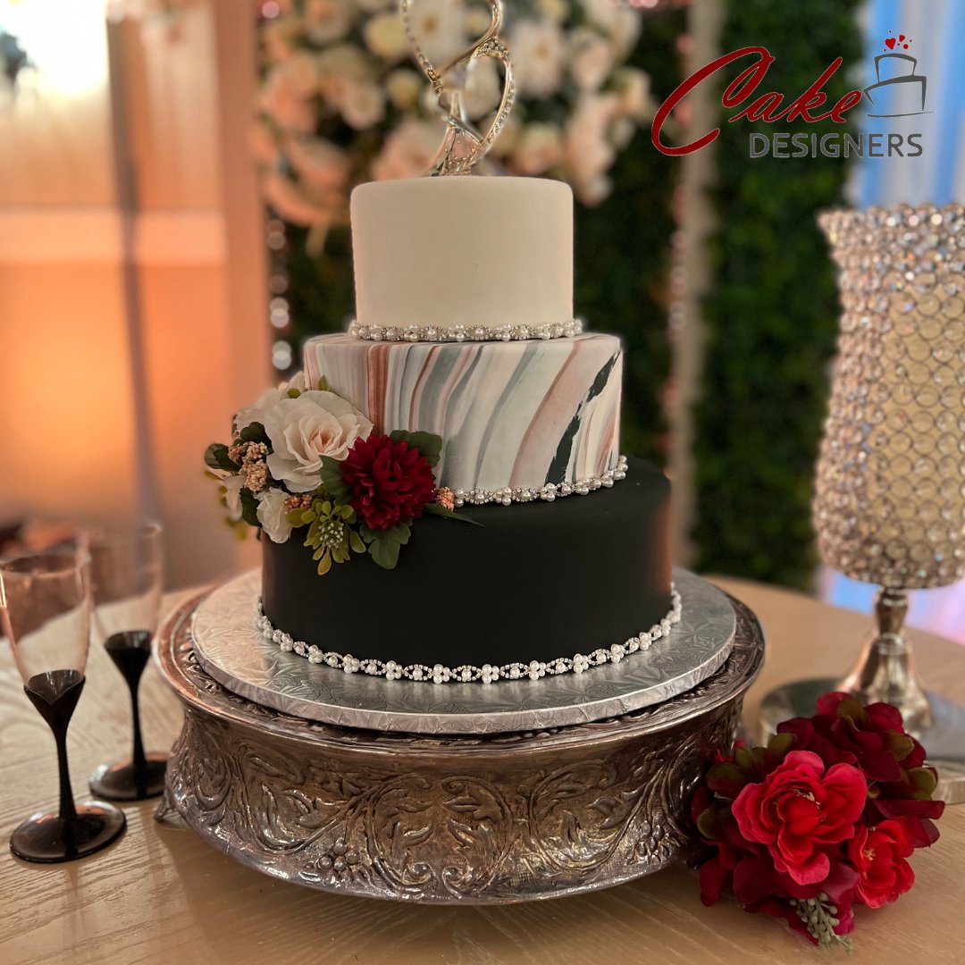 CakeDesignersPA's tweet photo. Cake Designers will be at *TWO* Bridal shows 1) Florida Wedding Expo @ Orange County Convention Center in Orlando today from 12pm - 5pm AND 1) Love on the Beach Wedding Expo @ The Hard Rock Hotel in Daytona Beach from 1-4pm. @wedprosvc @flweddingexpo #bridalshow #cakesamples https://t.co/TB7p4JhJEk