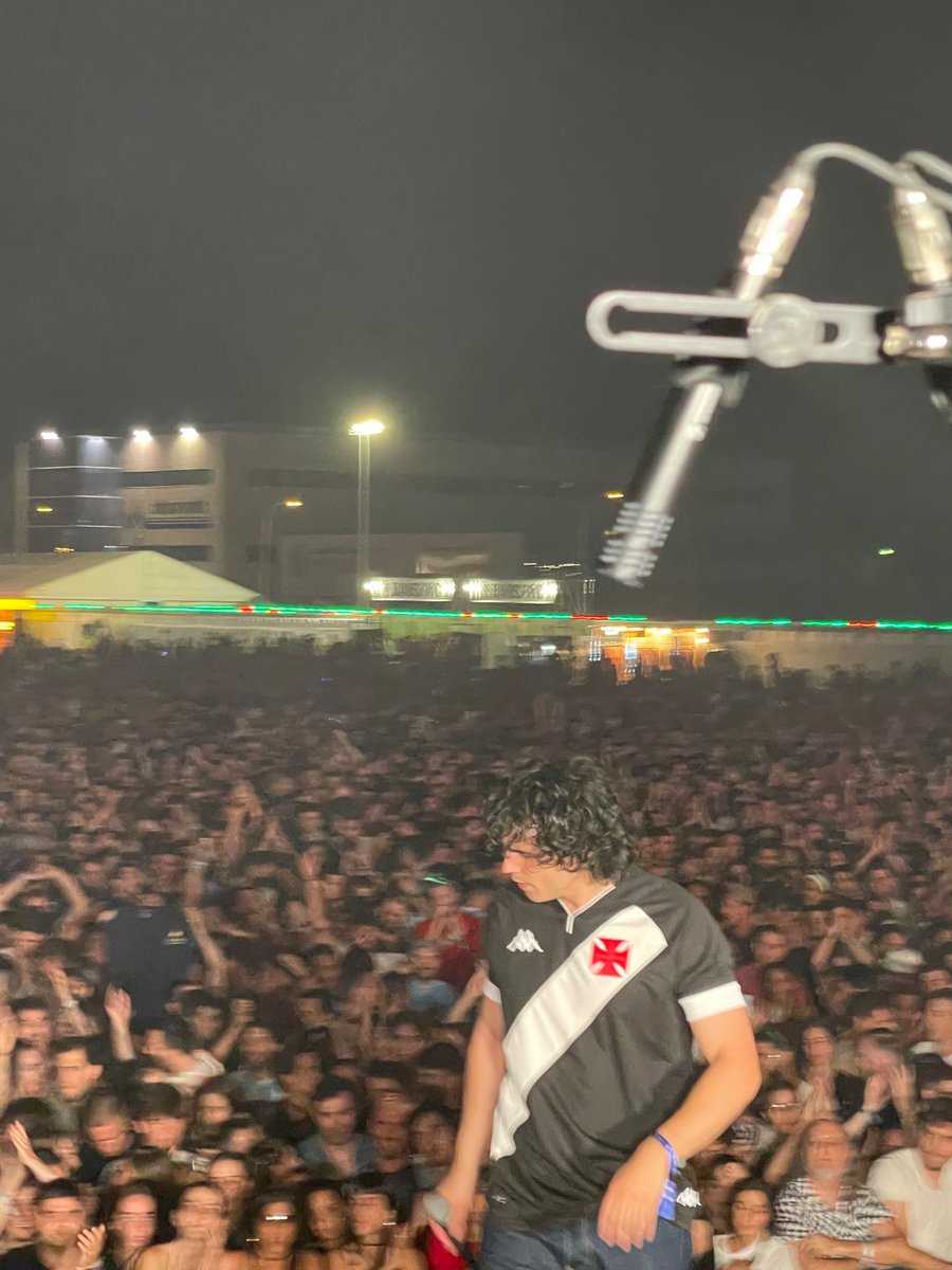 carolinadurante's tweet photo. gracias a toda la gente que madrugò 4AM para vernos en el sonorama https://t.co/K4fHZQiuGG
