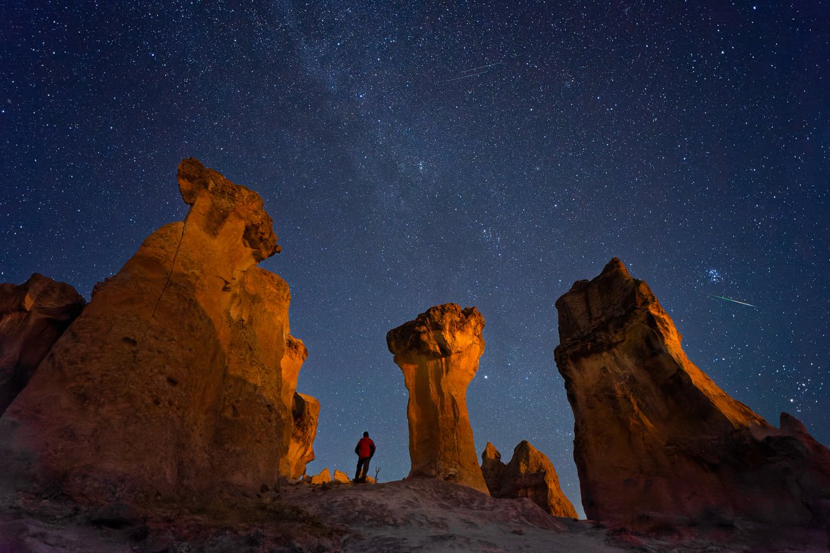 Gm fam ☕
I was taking pictures for the meteor last night.  A meteor fell from my right as I was shooting myself.  it was great to see them 🤩