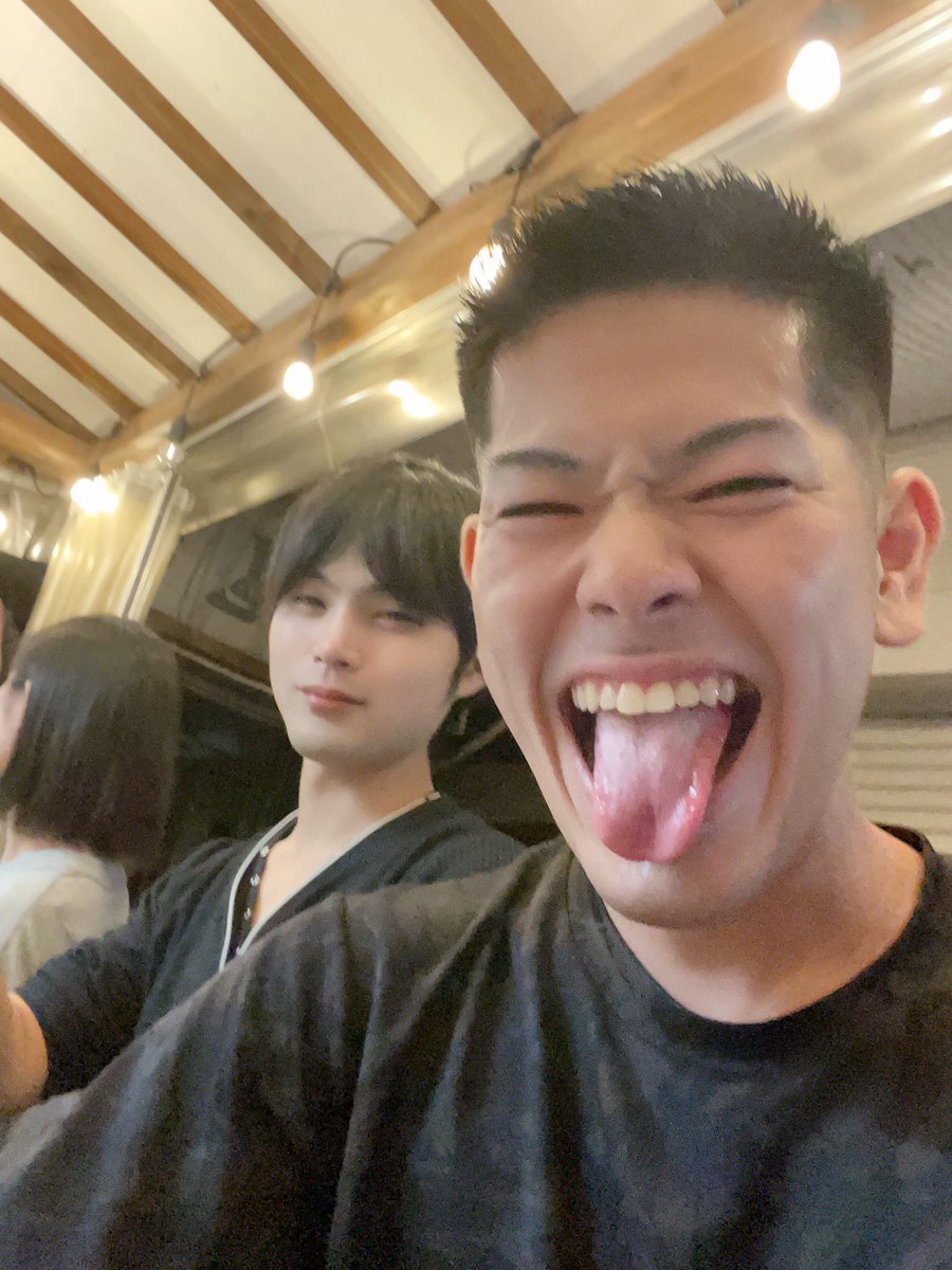 hydora101121's tweet photo. ベロベロに酔ってる https://t.co/Z9DaIhdXKa