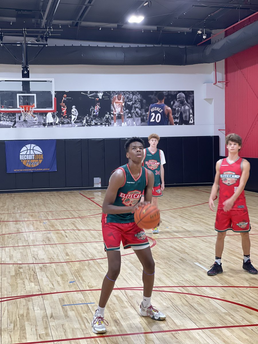 RL_Hoops's tweet photo. Final games of elite camp have begun! #RLHooops https://t.co/68dXNsrQpm