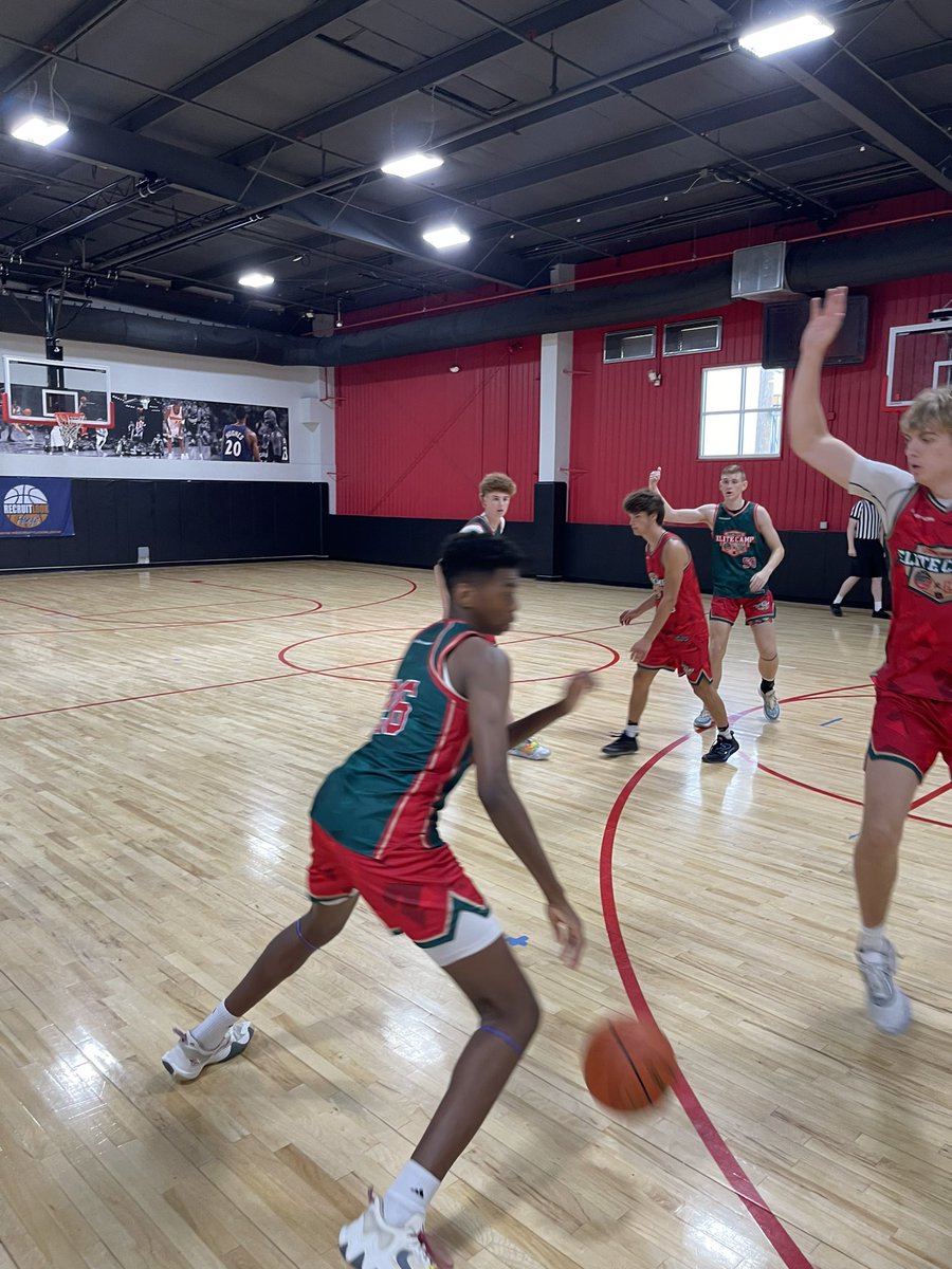 RL_Hoops's tweet photo. Final games of elite camp have begun! #RLHooops https://t.co/68dXNsrQpm