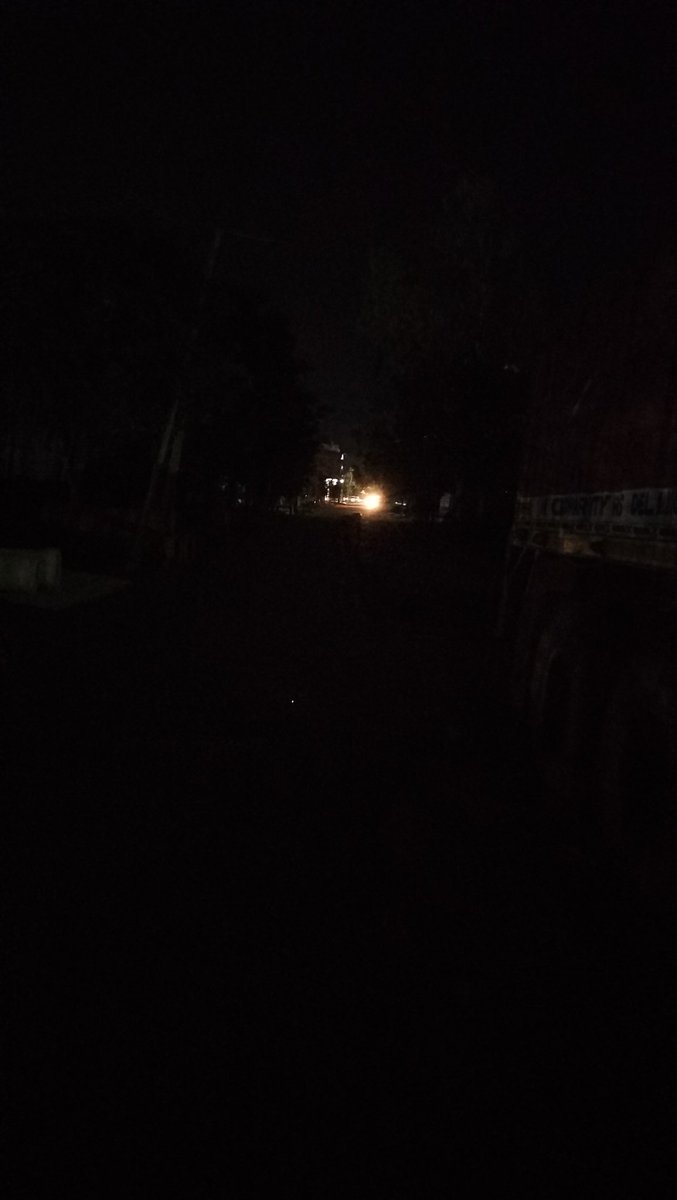 Goyal201's tweet photo. @NuhDmc @ADC_Nuh 
नूह के मुख्य रास्तों पर पर भी स्ट्रीट लाइट नहीं, दिन ढलते ही पैदल चलने वालो को बिना स्ट्रीट लाइट के डर लगता है..picture taken on gaushala road Nuh..13 aug , 2023
Time 08:11 Pm https://t.co/Nbe6G3xHUO