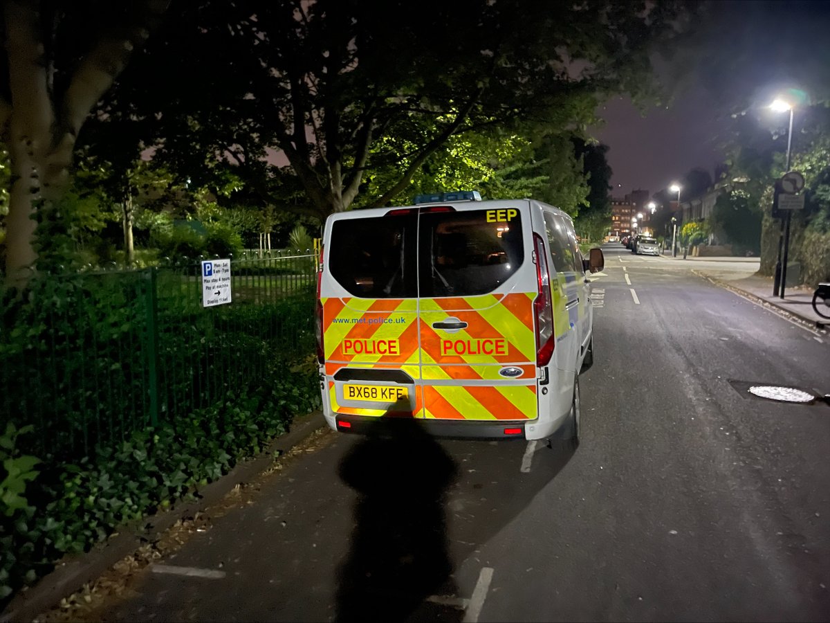 MPSChiswick's tweet photo. Whilst policing #GunnersburyLive officers from #ChiswickRiverside #ChiswickHomefields & #ChiswickGunnersbury carried our late night patrols all weekend. Focusing on #ASB & #TheftfromMotorVehicle - 8 x Stop & Search, 2 x Cannabis Possession & 1 x CPW issued #SaferNeighbourhoods https://t.co/jgI5Pp2RYy