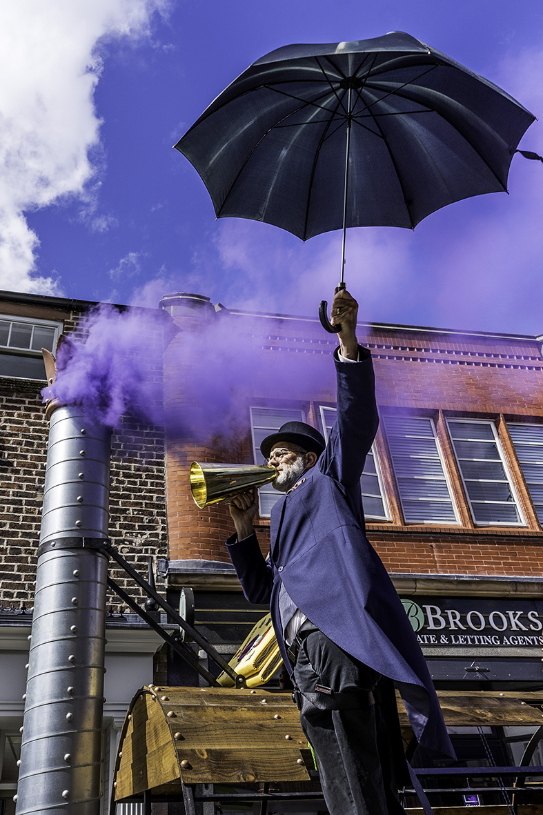 eye4photo_uk's tweet photo. Rocketman     

#seriousnonsensefestival #stephensonsrocket #culture #prescot #knowsley #streetperformer #candidphotography #streetphotography #streetphoto https://t.co/H7Te2GIpuM