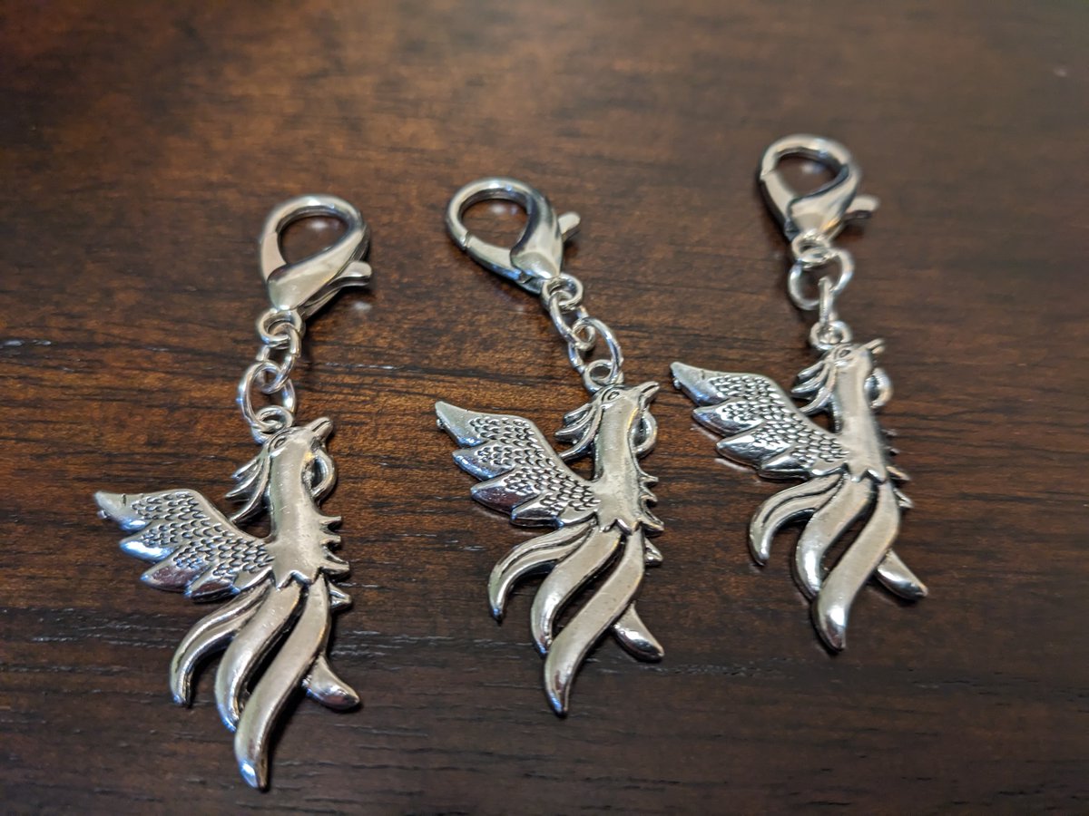 Made this collection of stitch markers with some phoenix charms. 

#handmade #phoenix #mythicalcreatures #mythology #stitchmarkers #knitandcrochet