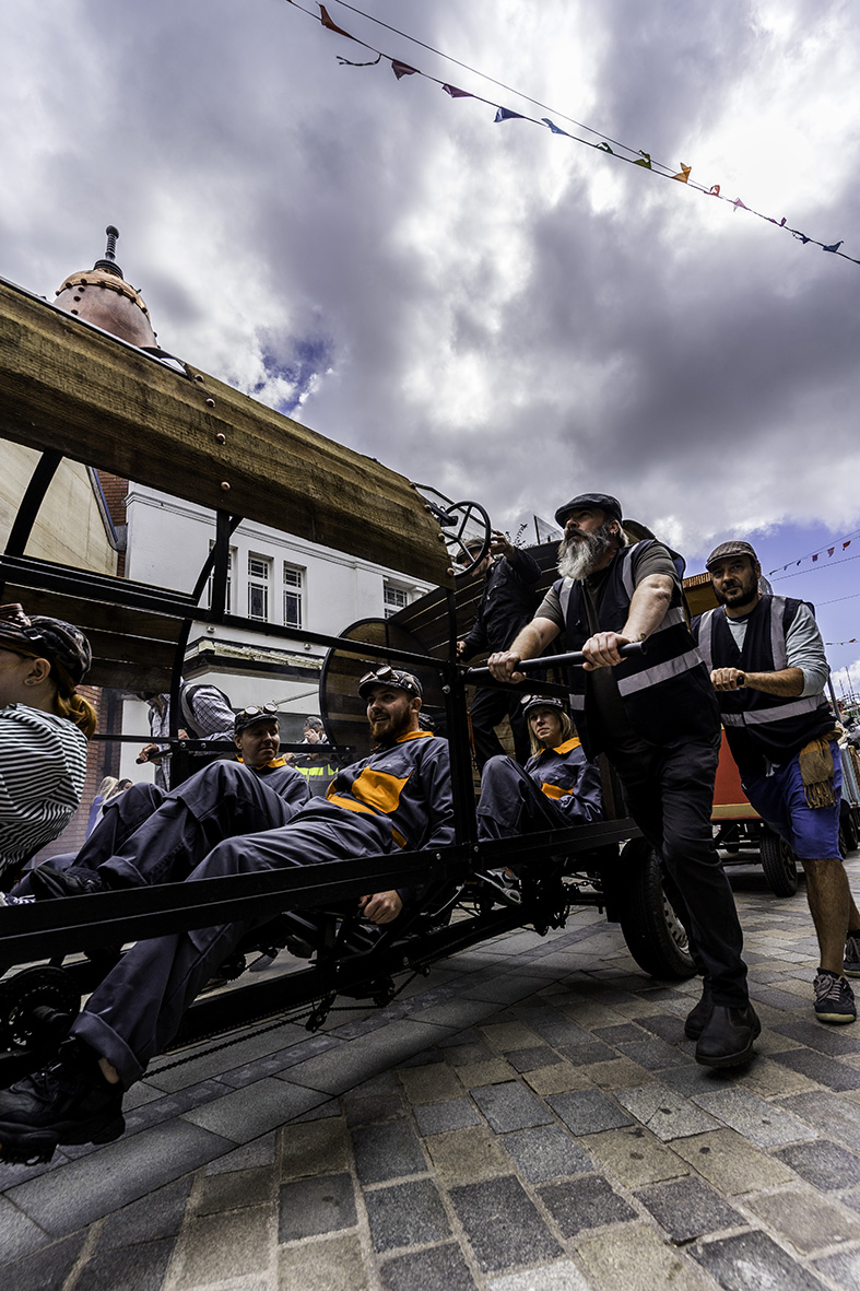 eye4photo_uk's tweet photo. Rocketman     

#seriousnonsensefestival #stephensonsrocket #culture #prescot #knowsley #streetperformer #candidphotography #streetphotography #streetphoto https://t.co/H7Te2GIpuM