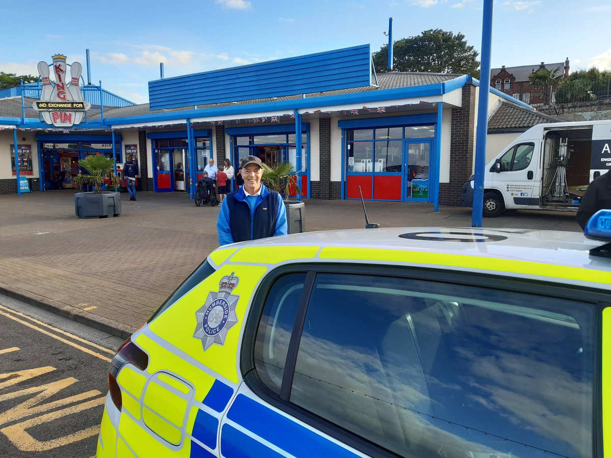 HumberbeatNEL's tweet image. Happy retirement &amp;amp; thank you to our friend Mick on his last shift this evening on Cleethorpes seafront, Mick has always been supportive &amp;amp; very helpful to the Cleethorpes Police Team #Cleethorpes #humbersidepolice happyretirement  #seafront  #cleebeach