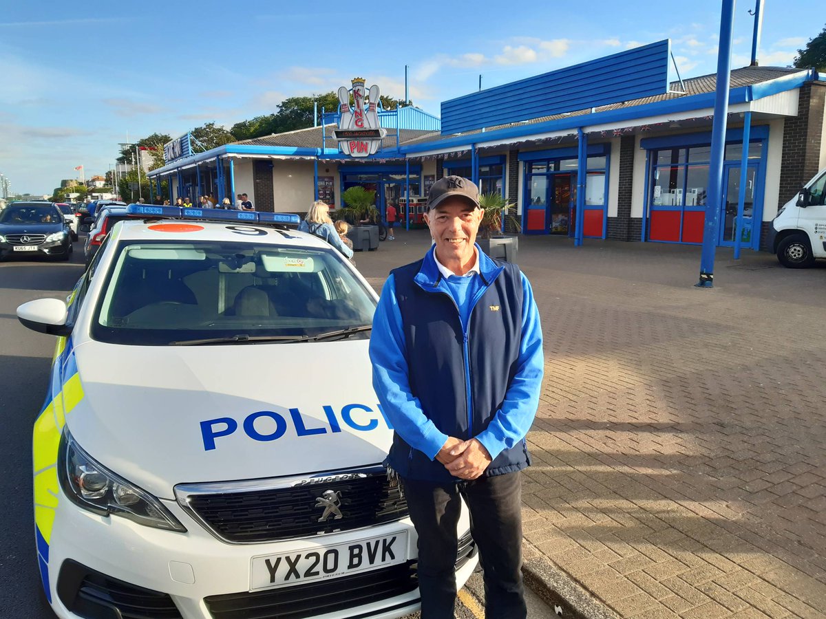 HumberbeatNEL's tweet image. Happy retirement &amp;amp; thank you to our friend Mick on his last shift this evening on Cleethorpes seafront, Mick has always been supportive &amp;amp; very helpful to the Cleethorpes Police Team #Cleethorpes #humbersidepolice happyretirement  #seafront  #cleebeach