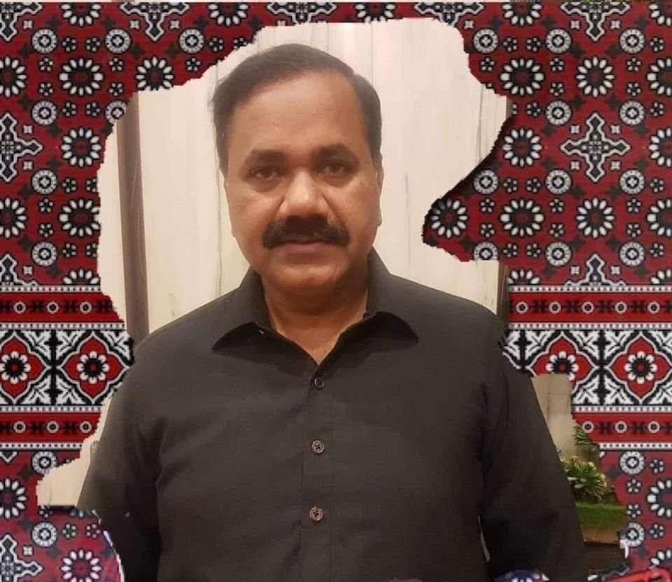 sindhicongress's tweet photo. WSC strongly condemn the brutal and cowardly murder of journalist Jan Mohammad Mahar in Sukkur, #Sindh, #Pakistan. This tragic incident not only reflects a grave violation of freedom of the press but also serves as a stark reminder of the dangers journalists face in their pursuit of truth and information. Our hearts go out to the family, friends, and colleagues of Jan Mohammad Mahar during this difficult time.

The media plays a crucial role in any democratic society by serving as a watchdog and holding those in power accountable. The murder of Jan Mohammad Mahar is not only a loss to his family and the journalistic community, but it is also a blow to the principles of free speech and transparency that are essential for the functioning of a just society.

It is deeply concerning that #Pakistan has consistently been ranked as one of the most dangerous countries for journalists. The repeated acts of violence and intimidation against members of the press have created an environment of fear and censorship, preventing the dissemination of information that is essential for a well-informed public.

We call upon the authorities in Pakistan to take immediate and effective actions to apprehend the culprits responsible for this heinous crime. It is imperative that a thorough and transparent investigation be conducted to bring the perpetrators to justice. Only by ensuring that those responsible are held accountable can we send a strong message that violence against journalists will not be tolerated.
#JusticeforJanMohammadMahar
@hrw @AP @UN_HRC @HRCPOfficial @HRCP87 @RSF_en