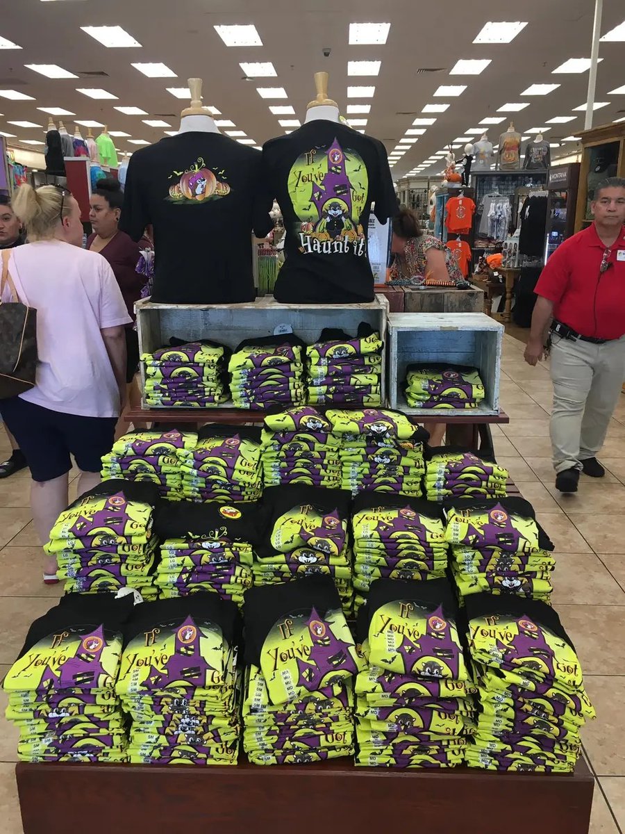 You can order the Buc-ee's Halloween 2023 'If You've Got It Haunt It' shirt from here 👇⬇️viralstyle.com/c/4AYk33
#Halloween2023 #shirt #Bucees #Halloween #HalloweenKnights #Shirts