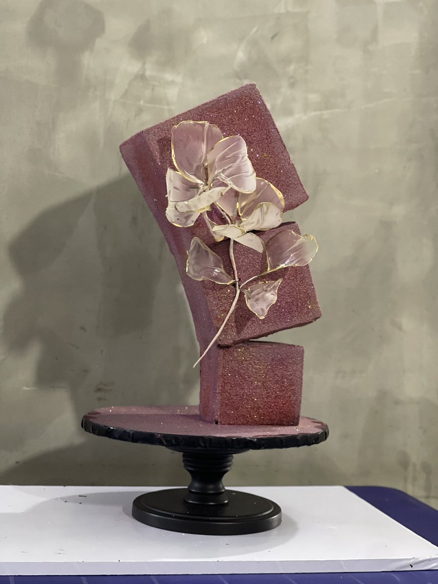 بنت أحمد و آمنة tweet media