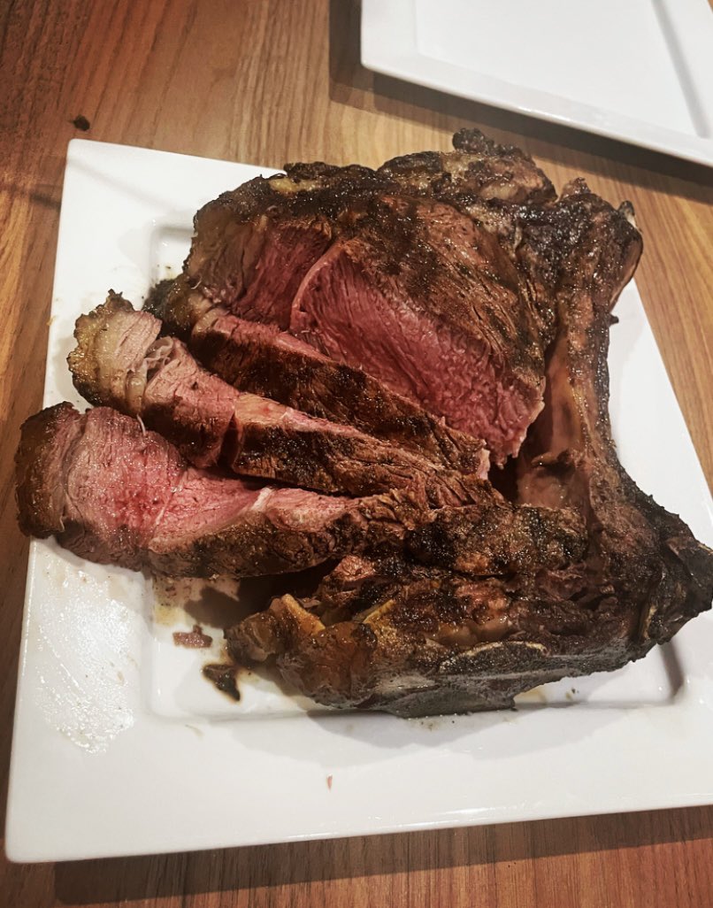 elkmere's tweet photo. Still no good at carving 😅 was good stuff though #ribofbeef #beef #bbq #elkmere https://t.co/VQQRIoxD9k
