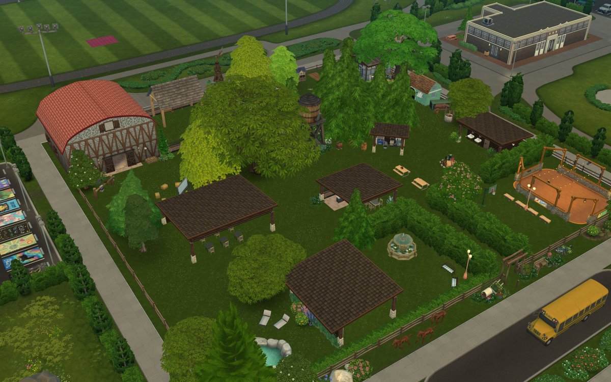 flyingmops's tweet photo. I've built an equestrian openair highschool in Copperdale. My ID is Flyingmops #ShowUsYourBuilds #thesimmerssquad #ts4 #simscreatorcommunity #TheSims4HorseRanch #thesims4gallery @TheSims #thesims4highschoolyear https://t.co/CHOYWwKRLY