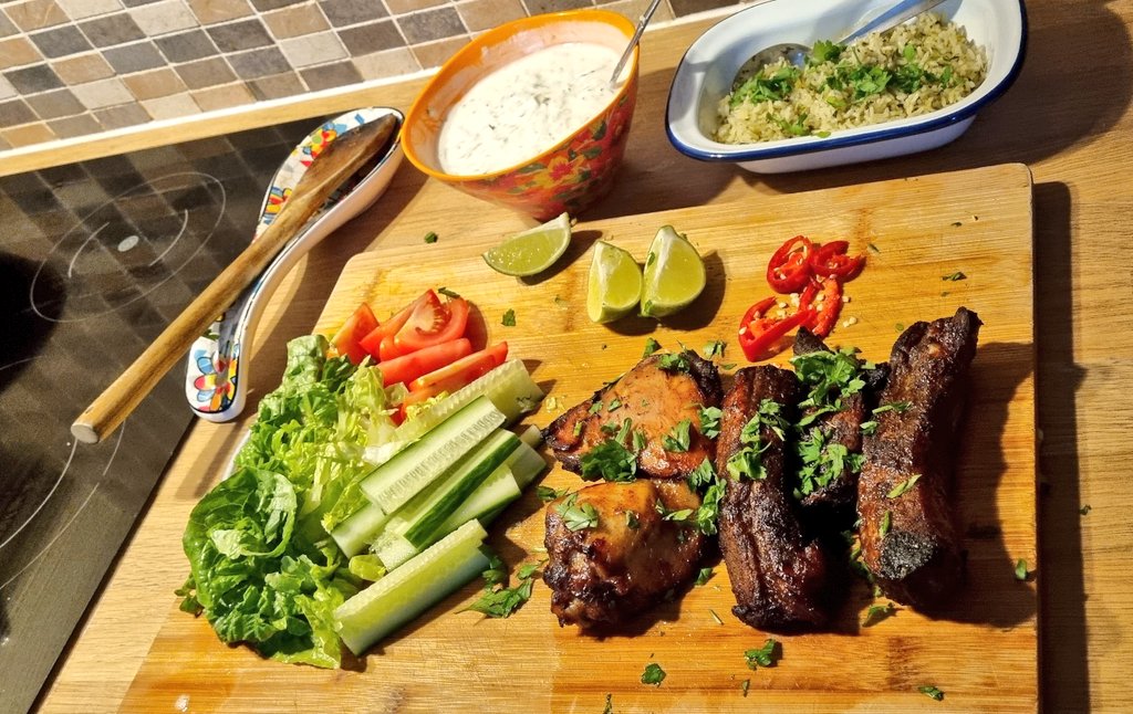 Ginger and chilli ribs and chicken, Tztaziki, Coriander lime rice. Happy Sunday mutha truckas.