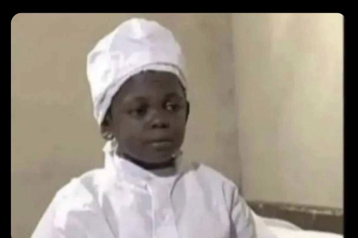 Slybae0147's tweet photo. Make I no lie I dey beg my babe low key...🥲😹😹 https://t.co/Hhyb3ZtNdp