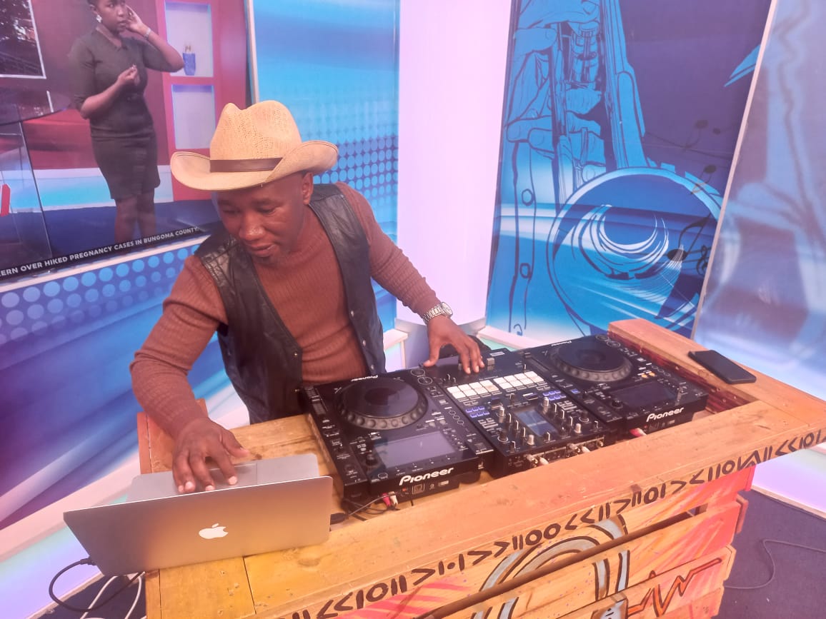 There goes my life - Kenny Chesney
#TV47CountryRide
<a href="/tv47news/">TV47</a>
@Tv47R