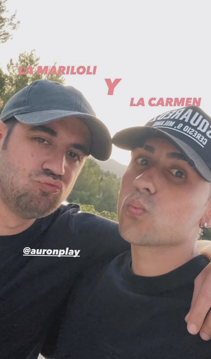 minaplay04's tweet photo. foto de mariloli y carmen y foto grupal, basta que lindos todos. <3 https://t.co/p5KQRZ41tg