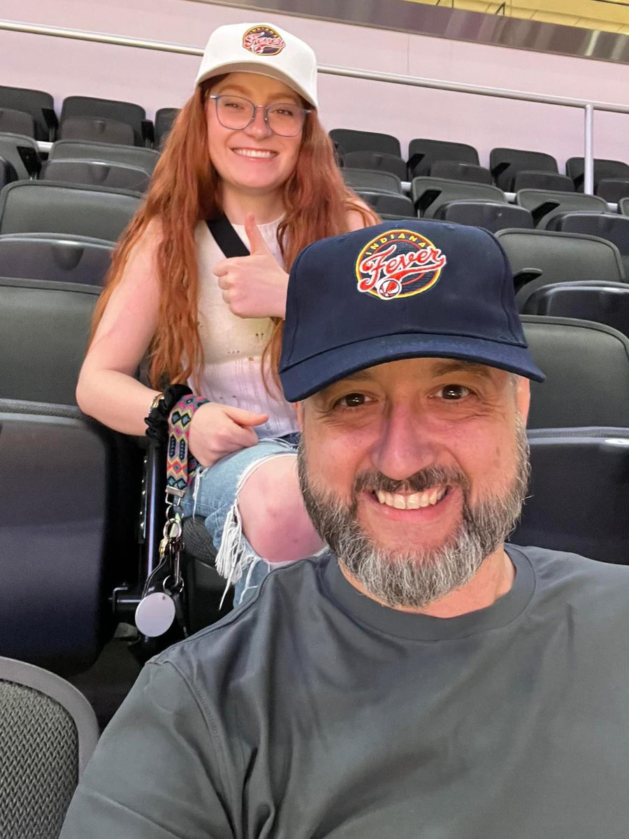 ryleigh_lamb's tweet photo. slaying today with my bestie @ #fevergamenight #indianafever https://t.co/dbKkBc0HvY