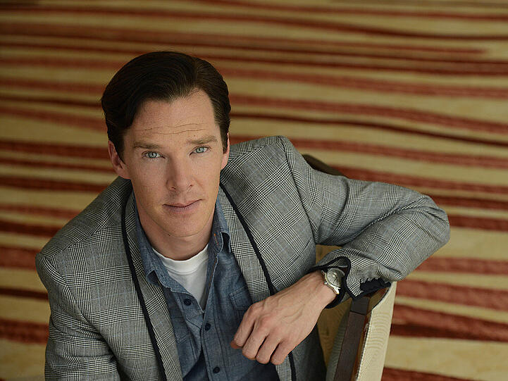 TimTietjens's tweet photo. #colorbatch #Brownbatch #BenedictCumberbatch
🙂apart from the wonderful eyes💙👀💙there are brown stripes in the background🤎💖😌🥰 https://t.co/X6sIGI4xyG